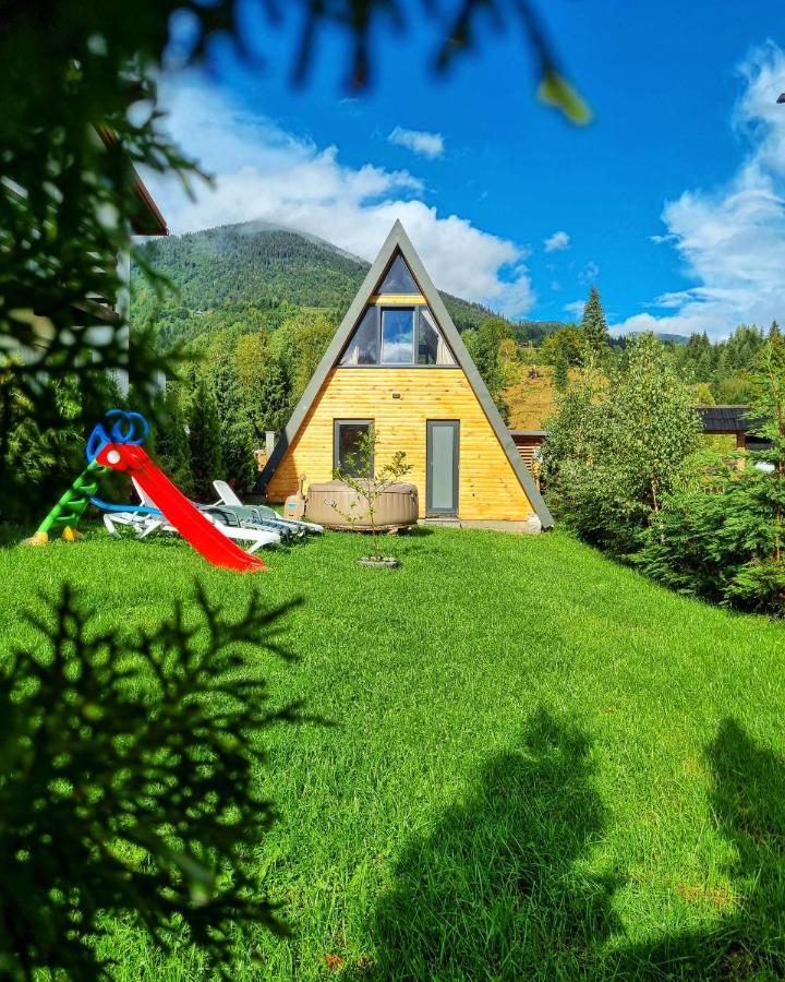 Lodge Tana Dell Lupo *